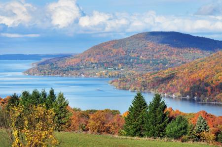 Canandaigua_Lake_Scenic_foliage_aa3be5ec-7b22-4d5e-840d-9026eb8f02cd